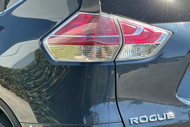 Used 2016 Nissan Rogue SV w/ SV Premium Package image 35