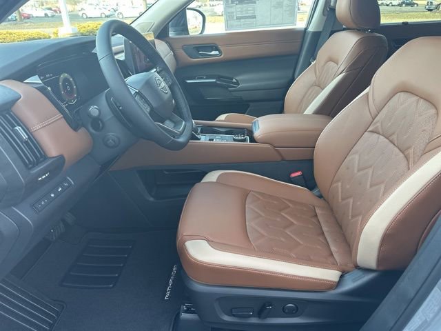 New 2026 Nissan Pathfinder Platinum w/ Cargo Package image 32