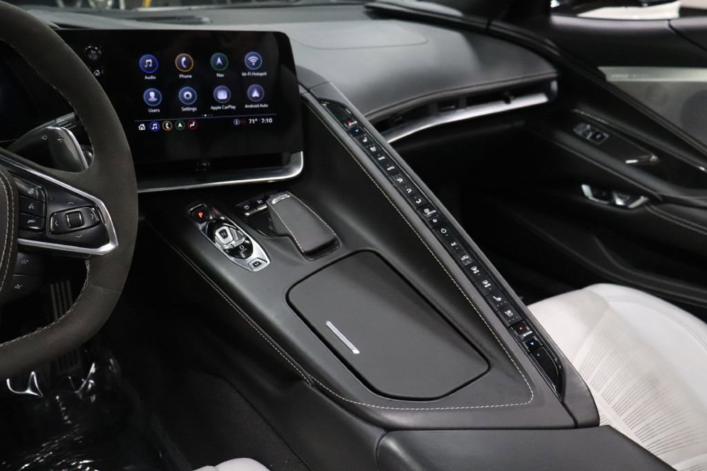 Used 2021 Chevrolet Corvette Stingray Premium Conv w/ Z51 Performance Package image 28