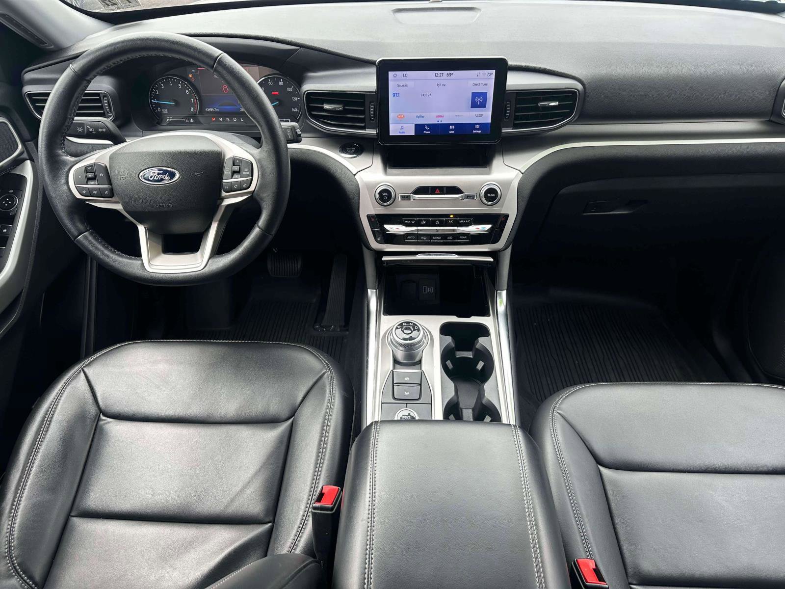 Used 2022 Ford Explorer XLT w/ Equipment Group 202A image 13