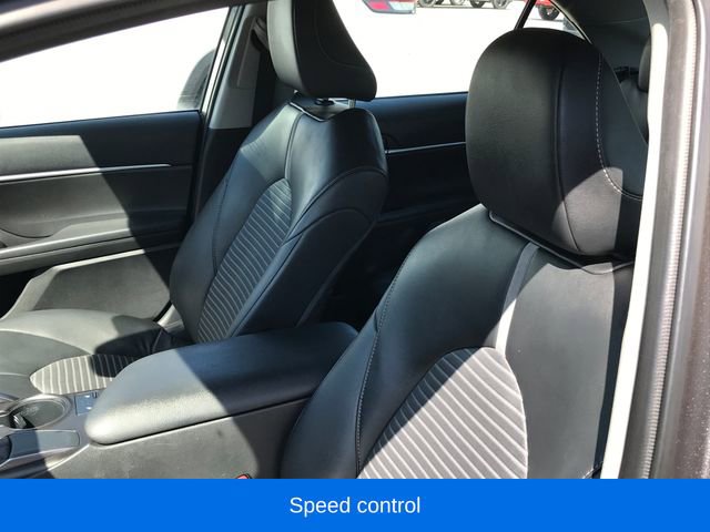 Used 2023 Toyota Camry SE FWD image 4