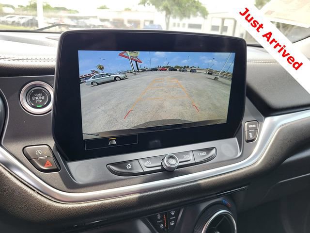 Used 2025 Chevrolet Blazer LT FWD image 9