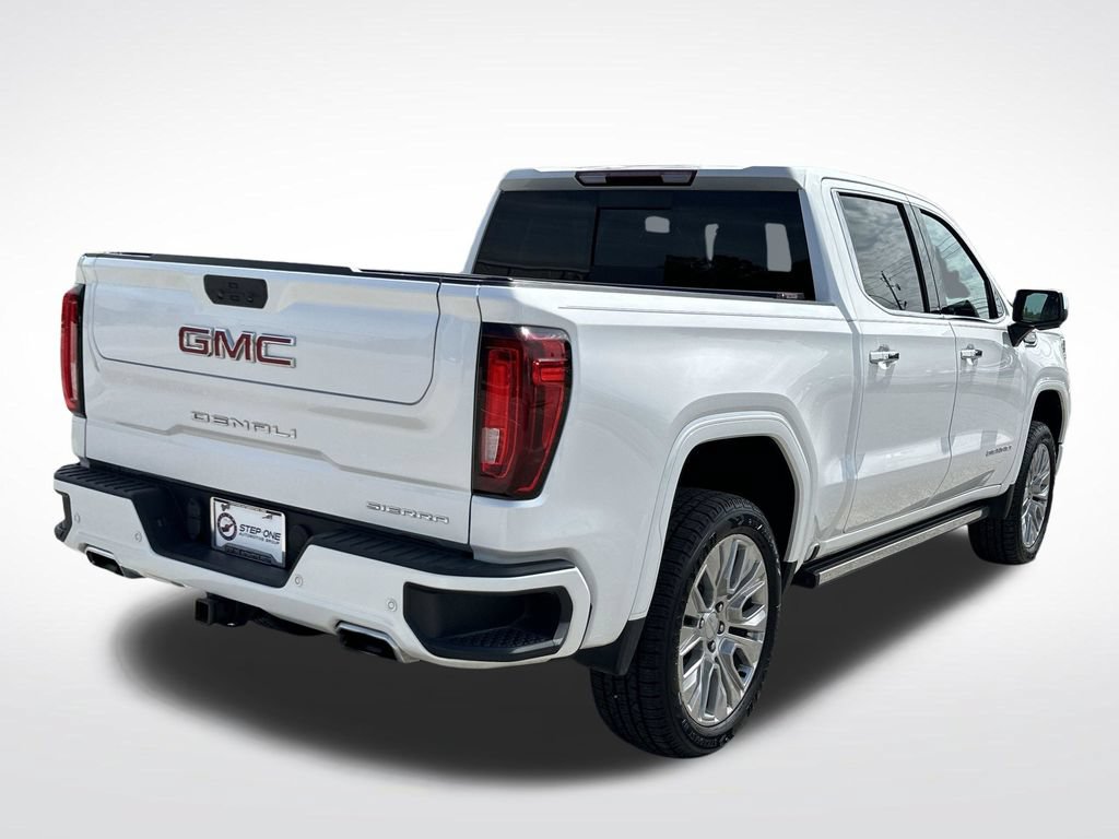 Used 2022 GMC Sierra 1500 Denali w/ Denali Premium Package AWD/4WD image 7
