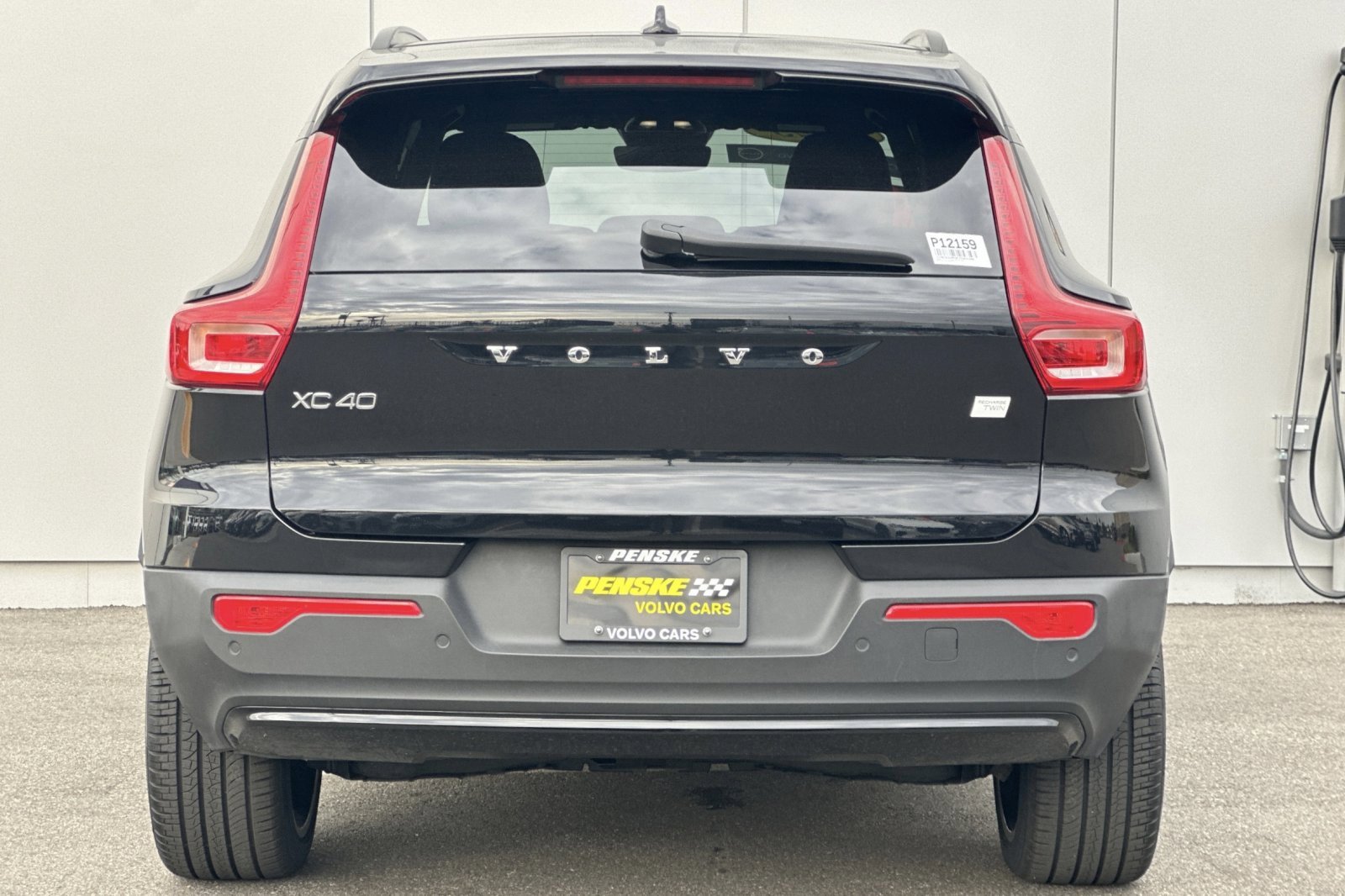 Used 2023 Volvo XC40 Recharge Ultimate w/ Protection Package Premier image 4