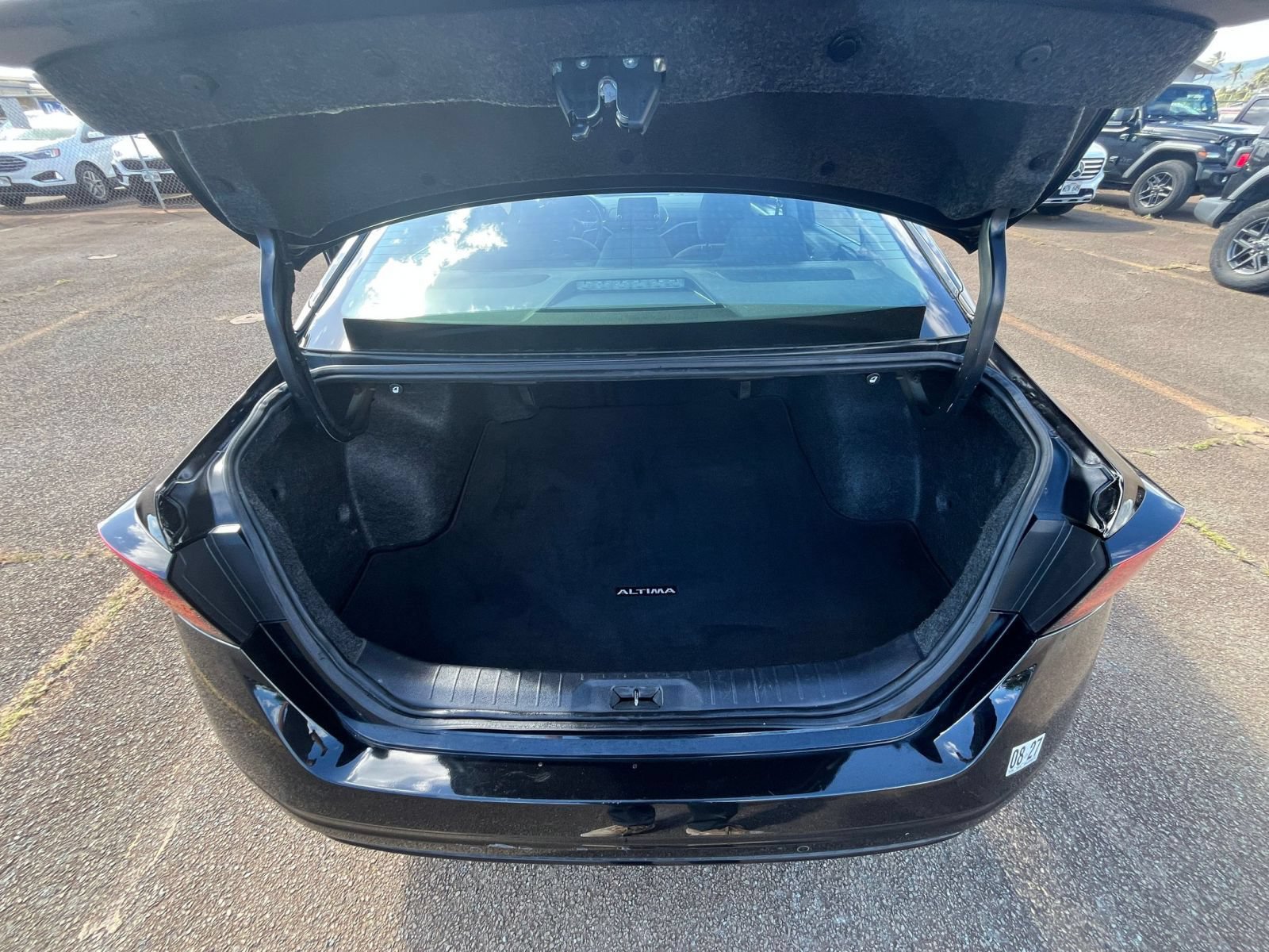 Used 2024 Nissan Altima 2.5 SV FWD image 28