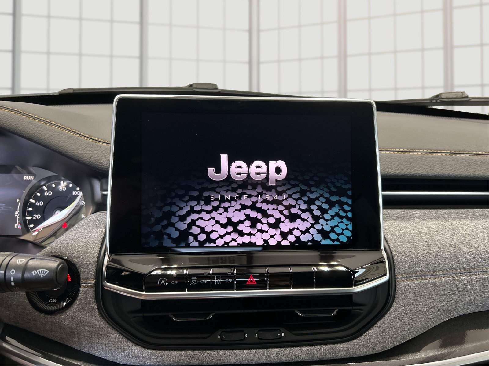 New 2026 Jeep Compass Latitude AWD/4WD image 12