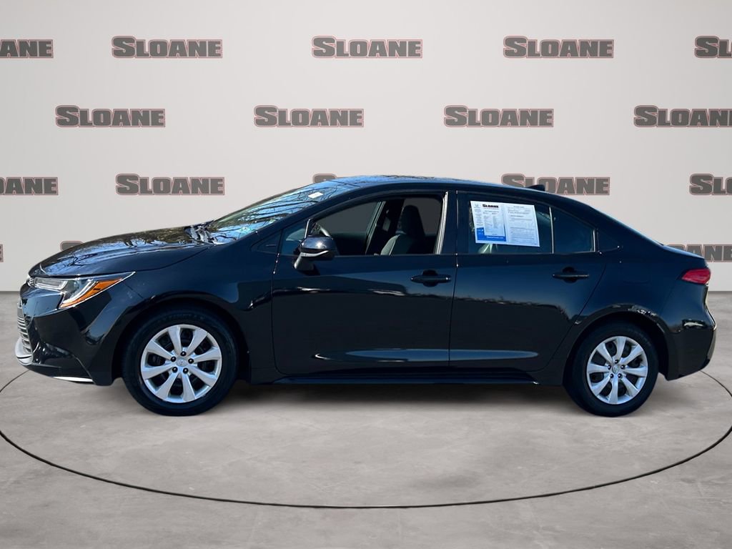 Used 2024 Toyota Corolla LE image 2