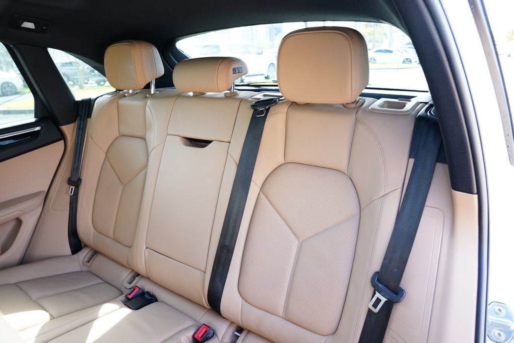 Used 2019 Porsche Macan AWD/4WD image 25