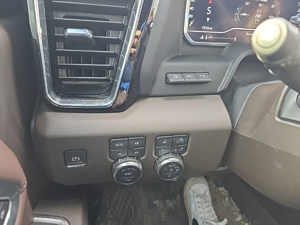 Used 2025 GMC Sierra 2500 Denali w/ Denali Reserve Package image 20