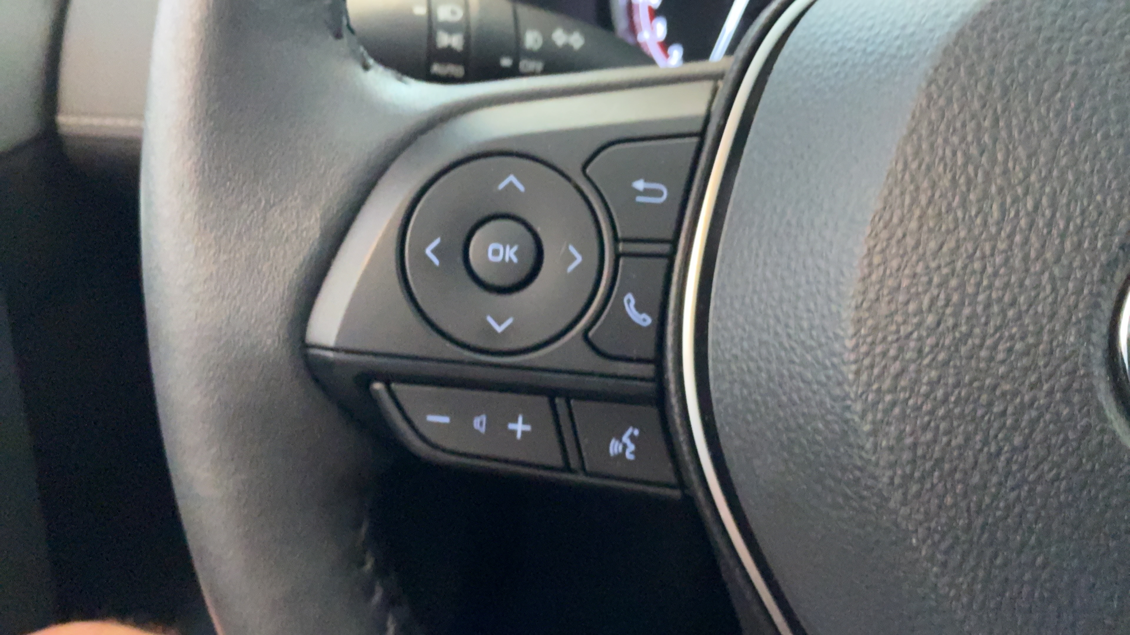 Used 2025 Toyota RAV4 XLE Premium w/ Weather Package AWD/4WD image 15