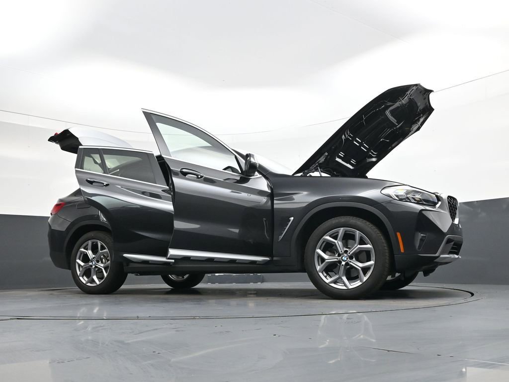 Used 2025 BMW X4 xDrive30i image 46