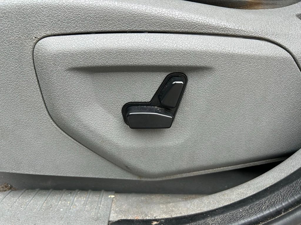 Used 2007 Jeep Commander Sport image 16