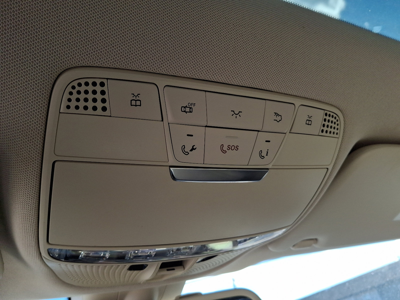 Used 2018 Mercedes-Benz GLC 300 4MATIC w/ Multimedia Package image 25