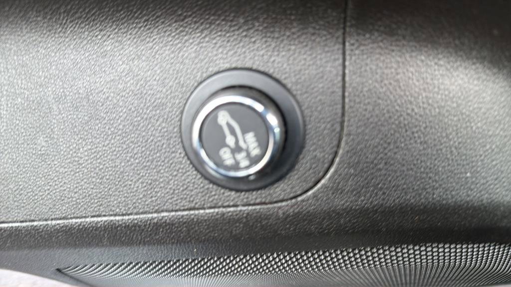 Used 2023 GMC Acadia AT4 w/ Technology Package image 26