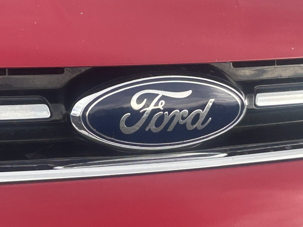 Used 2015 Ford Escape Titanium w/ Equipment Group 301A AWD/4WD image 10