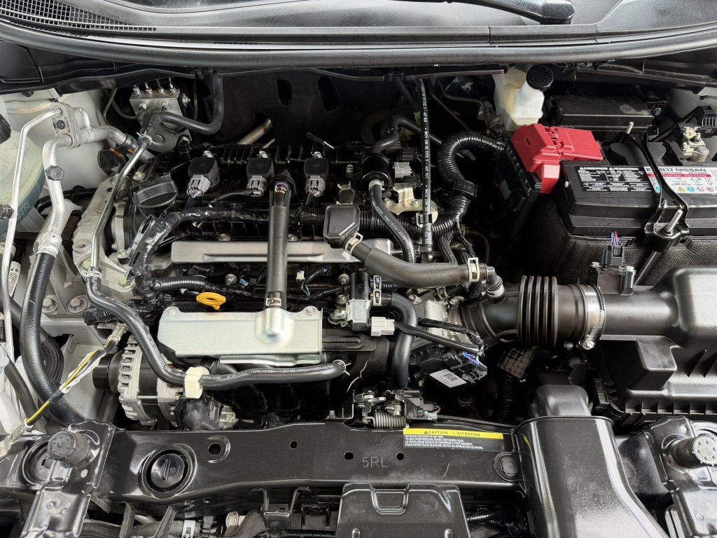 Used 2025 Nissan Versa SV w/ Trunk Package image 41