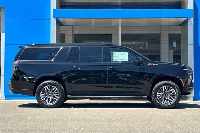 New 2026 Chevrolet Suburban Z71 w/ Z71 Off-Road Package AWD/4WD image 4