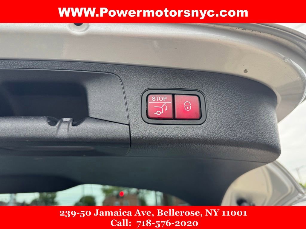 Used 2022 Mercedes-Benz GLA 35 AMG 4MATIC w/ Premium Package Lite image 25