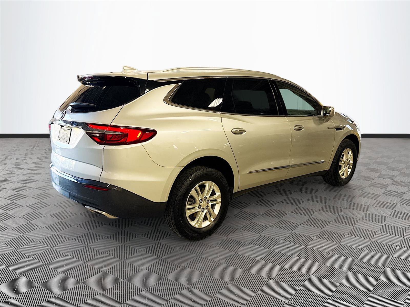 Used 2020 Buick Enclave Essence image 7