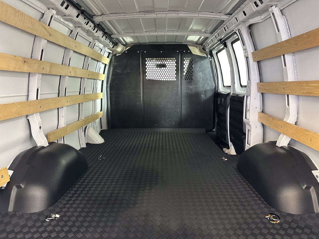 Used 2025 Chevrolet Express 2500 w/ Driver Convenience Package RWD image 23