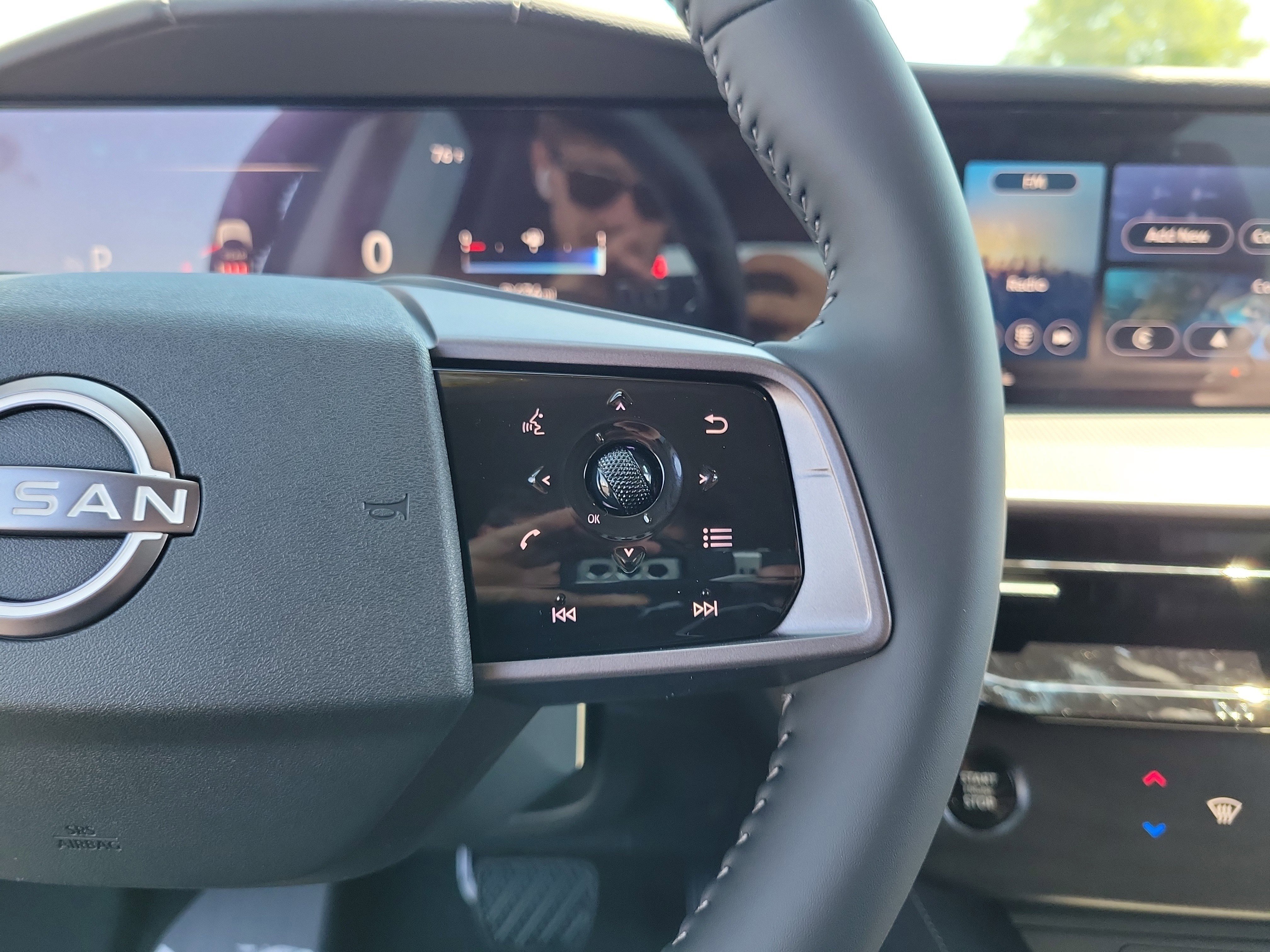 Used 2025 Nissan Murano SV w/ Cargo Package image 24