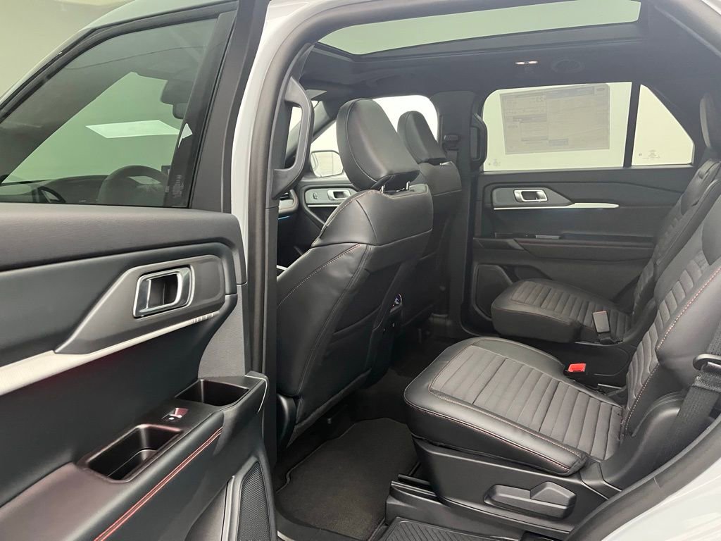 New 2026 Ford Explorer ST-Line w/ ST-Line Street Pack AWD/4WD image 31