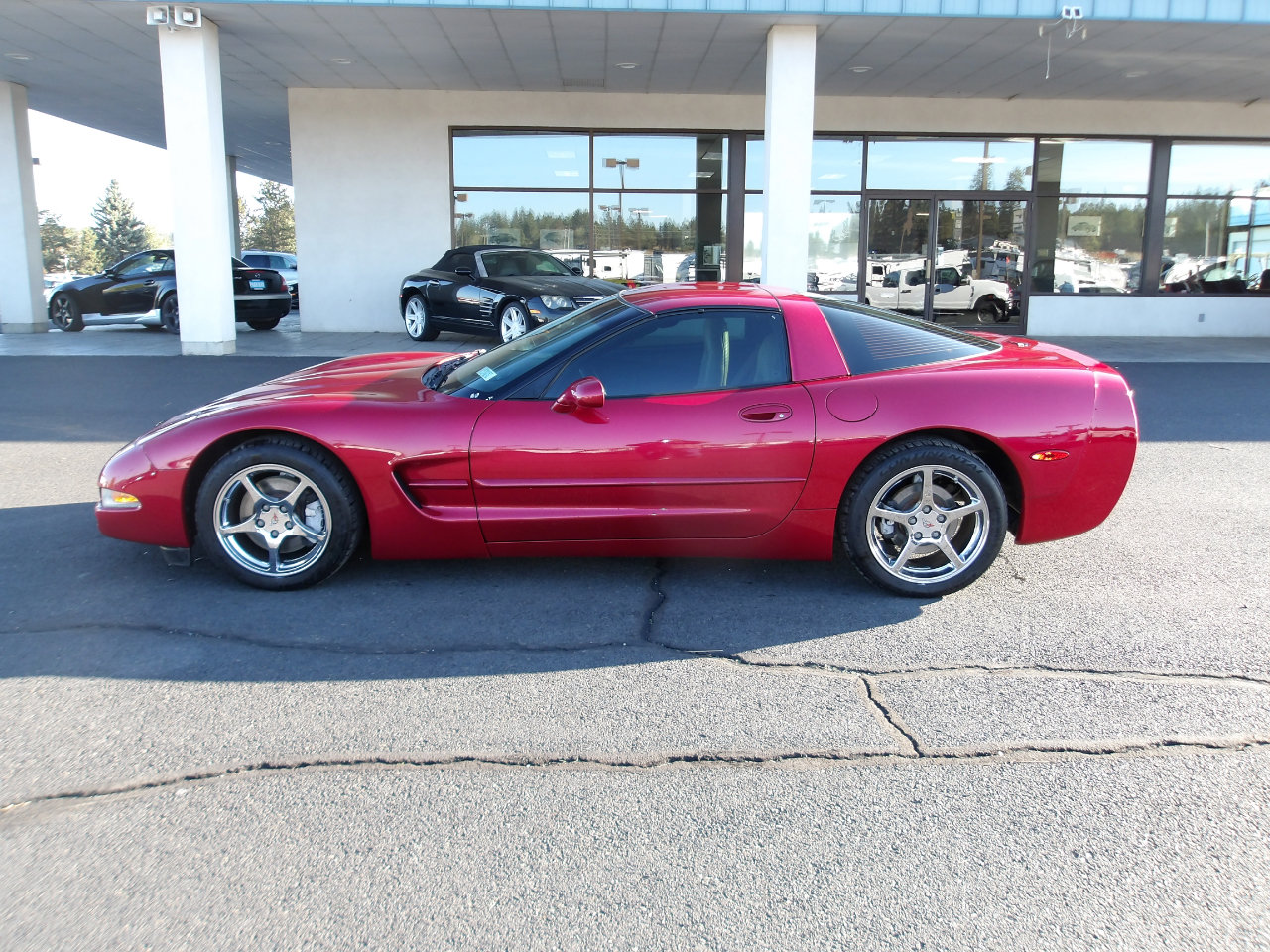 Used 2002 Chevrolet Corvette 2dr Cpe w/ Preferred Equipment Group2 image 2