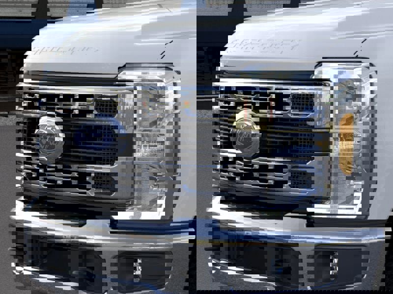 New 2026 Ford F350 4x4 Crew Cab DRW Super Duty image 17
