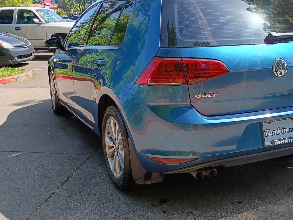 Used 2015 Volkswagen Golf TDI S FWD image 6