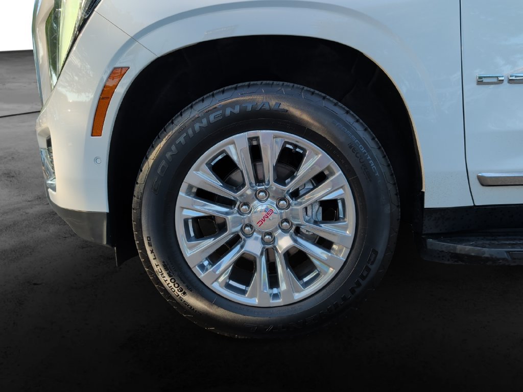 Used 2025 GMC Yukon Denali AWD/4WD image 9