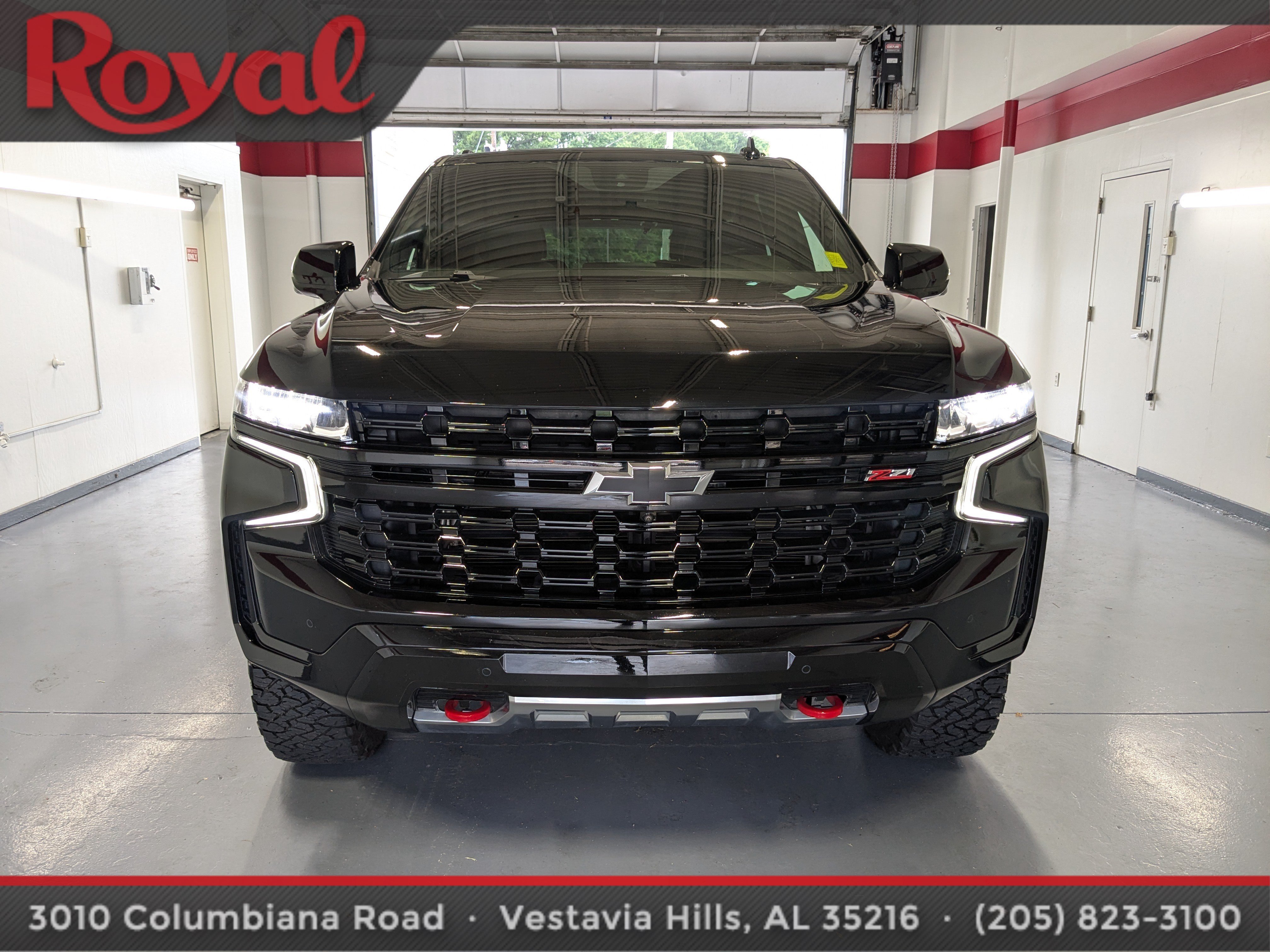 Used 2023 Chevrolet Tahoe Z71 w/ Luxury Package AWD/4WD image 6