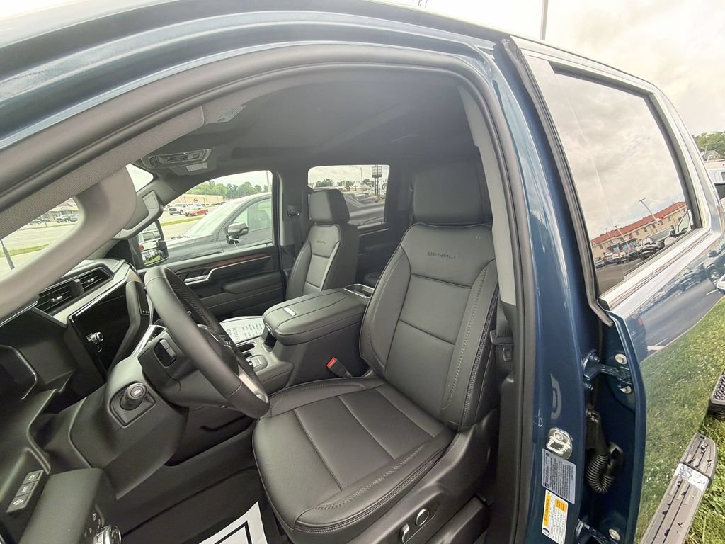 Used 2026 GMC Sierra 2500 Denali w/ Denali Reserve Package AWD/4WD image 17