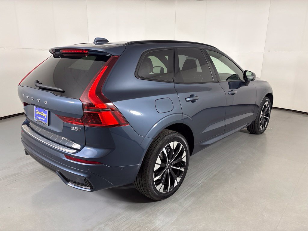 Used 2026 Volvo XC60 B5 Plus AWD/4WD image 8