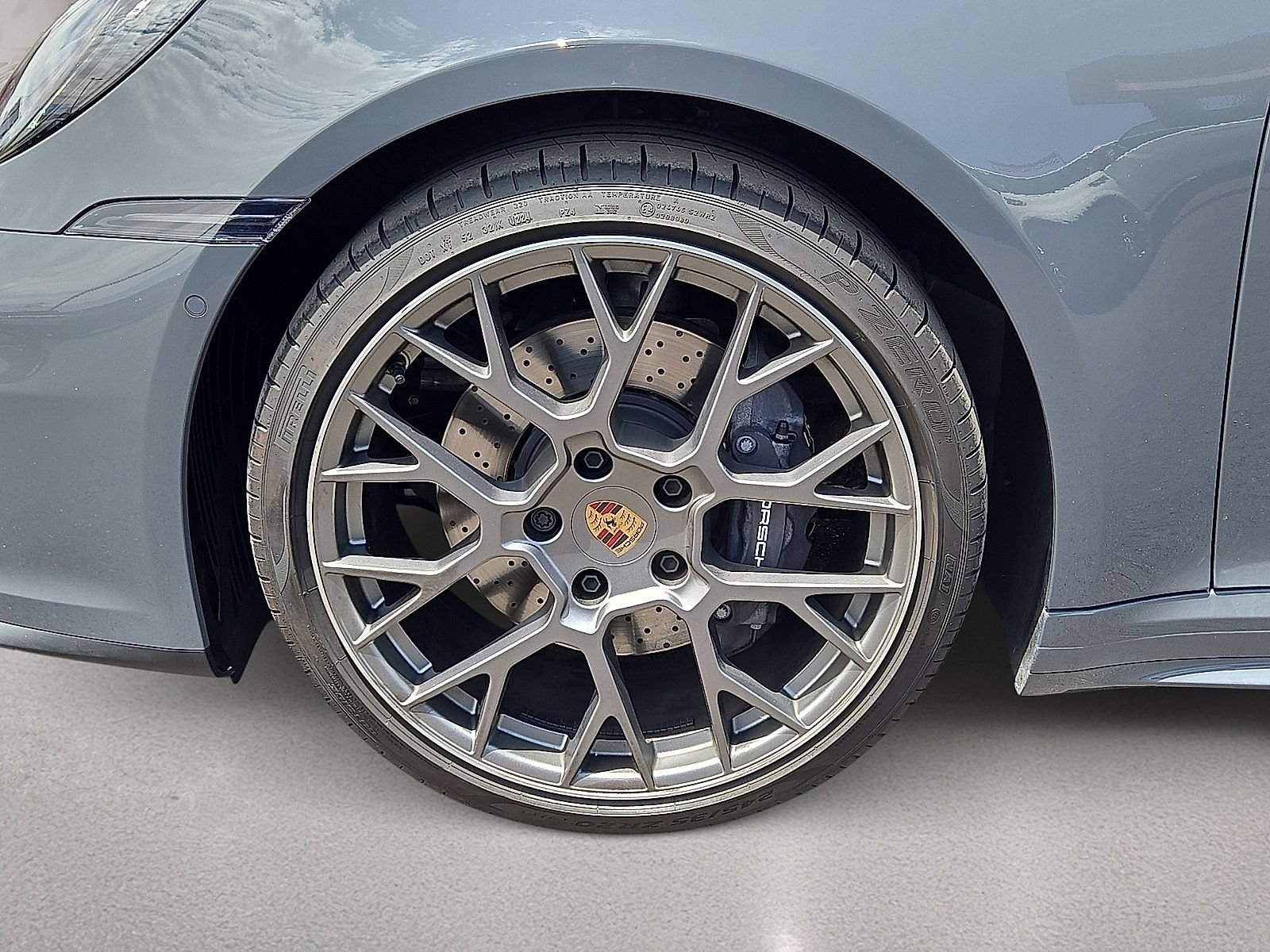 Used 2025 Porsche 911 Carrera RWD image 13