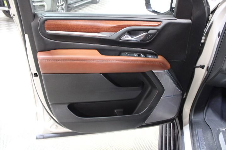 Used 2023 GMC Yukon XL Denali Ultimate w/ LPO, Floor Liner Package image 19