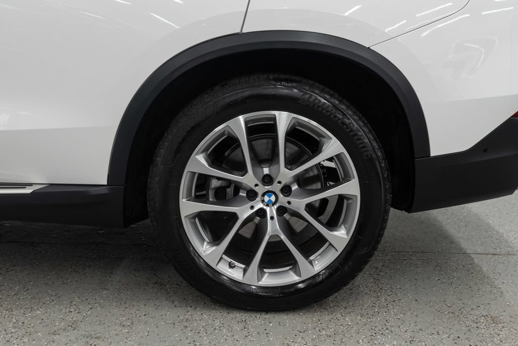Used 2026 BMW X5 xDrive40i AWD/4WD image 34