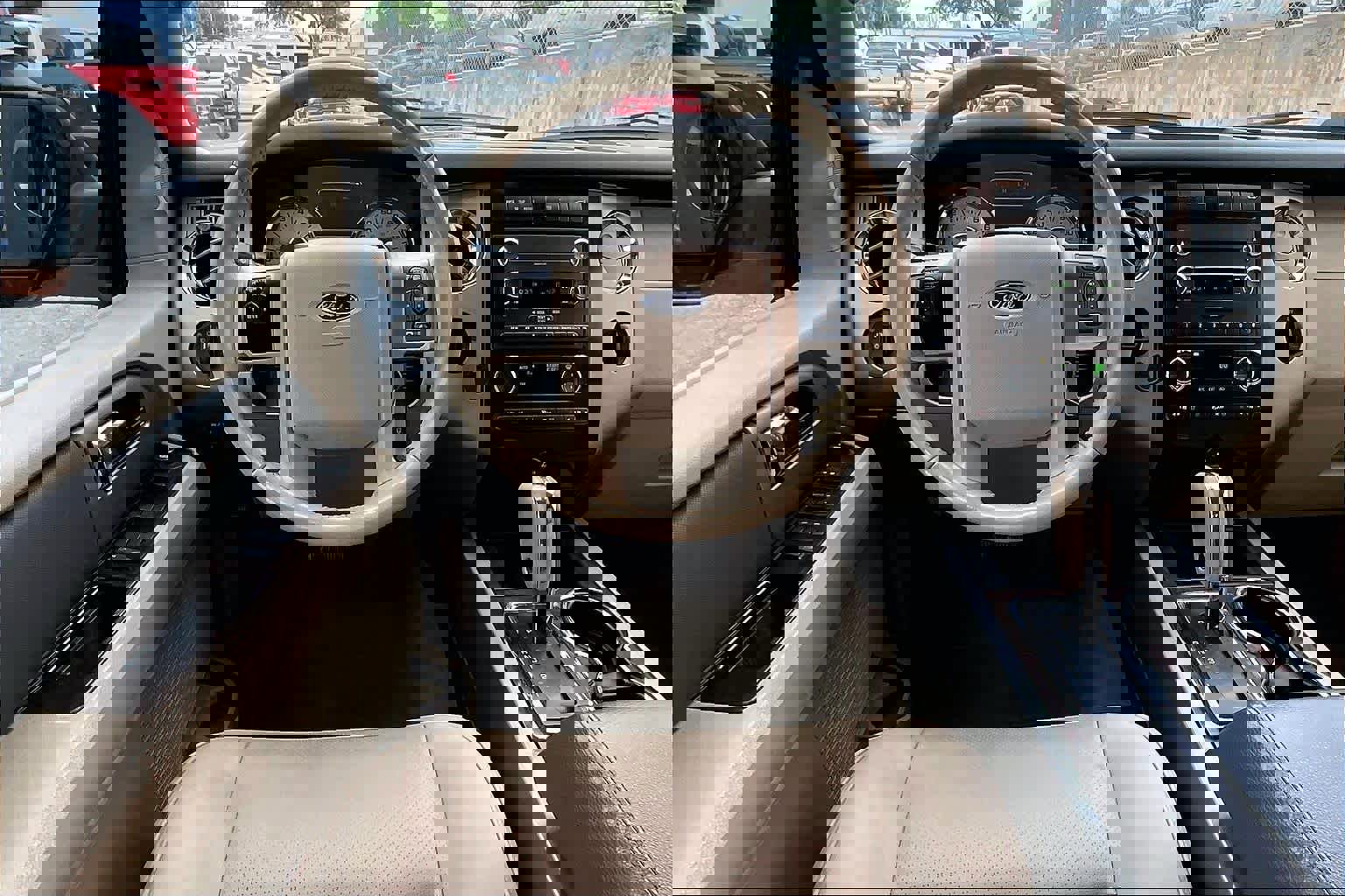 Used 2014 Ford Expedition XLT w/ Equipment Group 202A RWD image 6