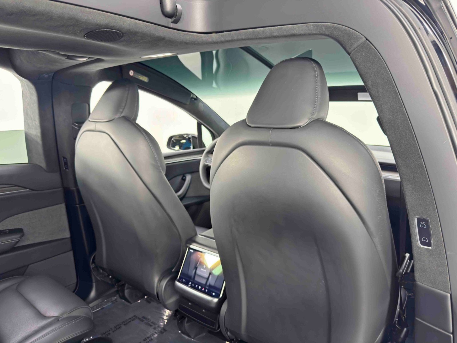 Used 2023 Tesla Model X image 39