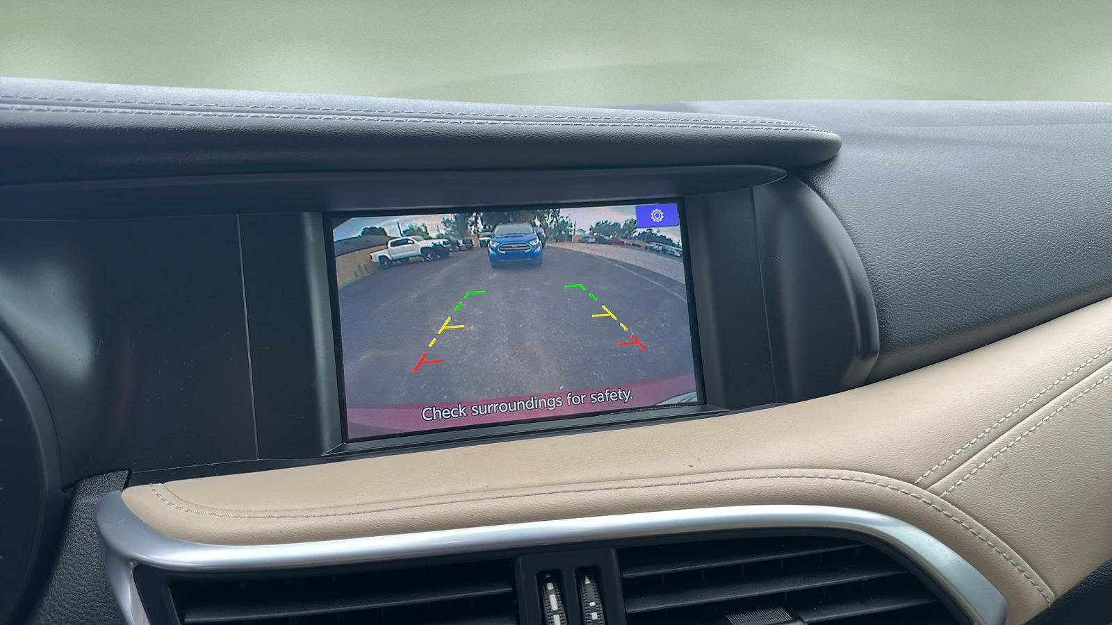 Used 2018 INFINITI QX30 Premium w/ Navigation Package FWD image 22