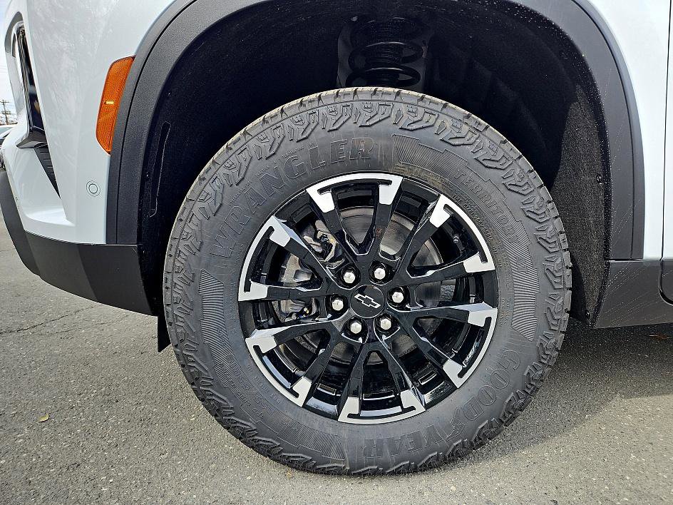 New 2026 Chevrolet Traverse Z71 w/ Enhanced Driving Package AWD/4WD image 8