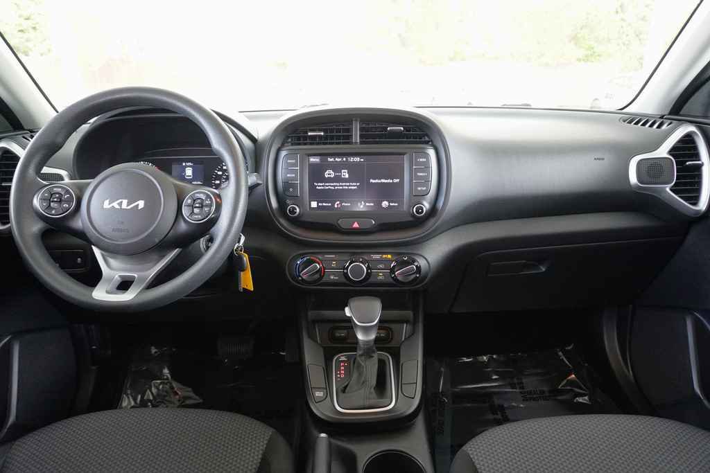 Used 2022 Kia Soul LX w/ Technology Package FWD image 11