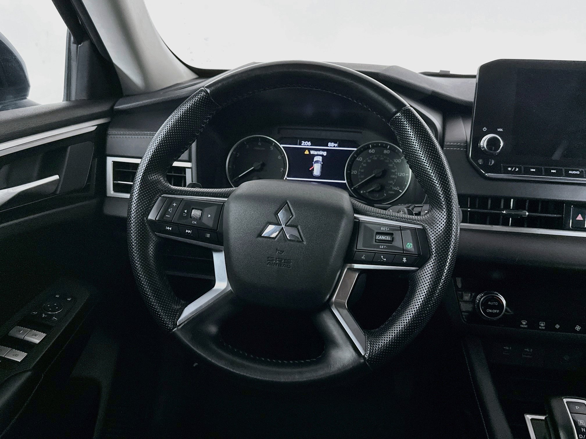 Used 2024 Mitsubishi Outlander SE AWD/4WD image 18