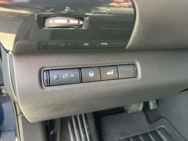 Certified 2025 Nissan Pathfinder SV AWD/4WD image 32
