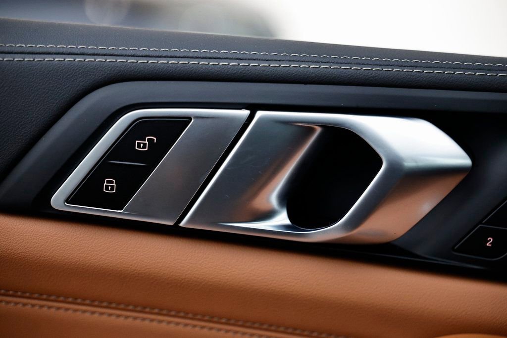 New 2026 BMW X5 xDrive40i w/ M Sport Package image 17