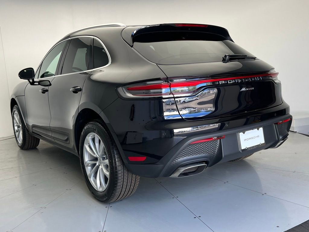 Used 2026 Porsche Macan AWD/4WD image 3