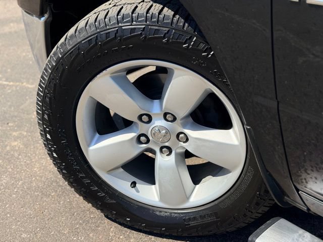 Used 2015 RAM 1500 Classic SLT w/ SLT Plus D←cor Group AWD/4WD image 21
