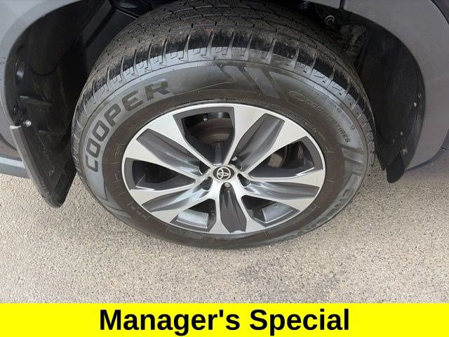 Used 2020 Toyota Highlander XLE AWD/4WD image 47