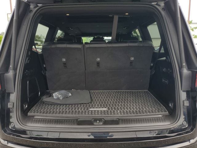 Certified 2024 Jeep Wagoneer Series II AWD/4WD image 10