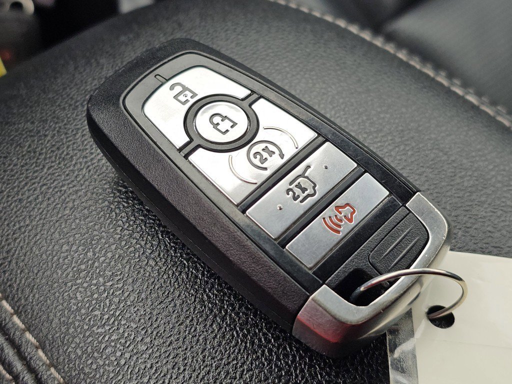 Used 2024 Ford Escape Platinum image 32