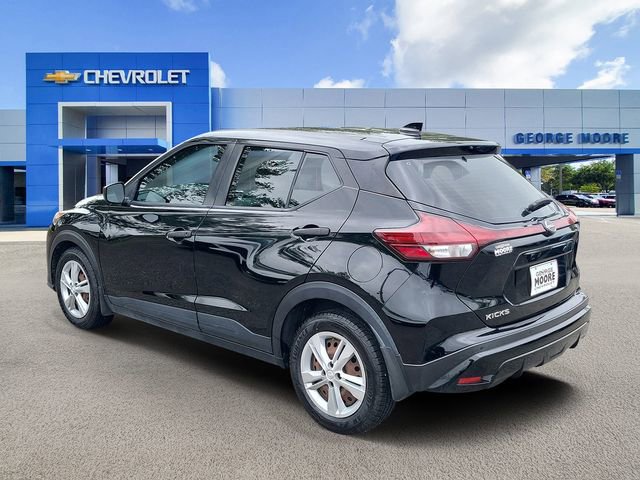 Used 2023 Nissan Kicks S FWD image 3